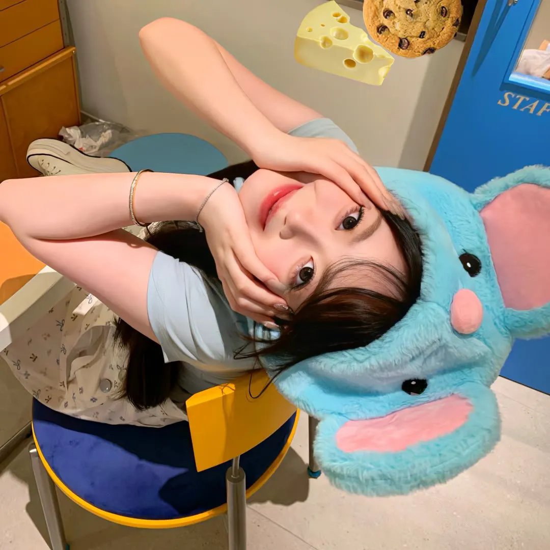 蒙娜丽莎与血月亮